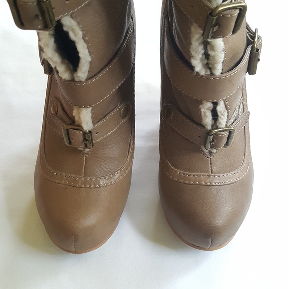 Betsey Johnson || Ryderrr Platform Wedge Boots - Picture 3 of 4